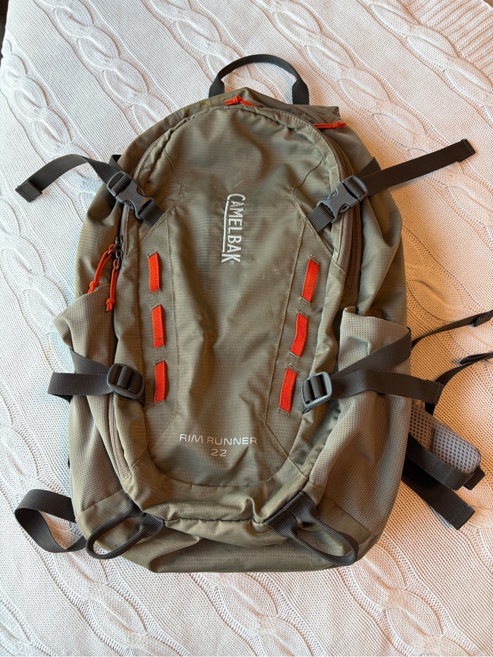 CamelBak Rim Runner 22
